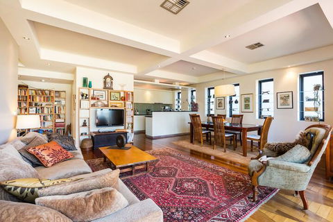 BELLE, 2BDR Melbourne Apartment - QLD Tourism 4