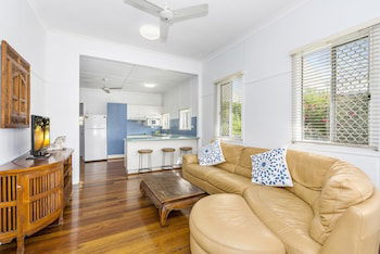 Kingscliff Beach Holiday Shack - QLD Tourism 0