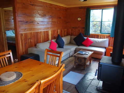 Cradle Mountain Highlanders Cottages - QLD Tourism 3