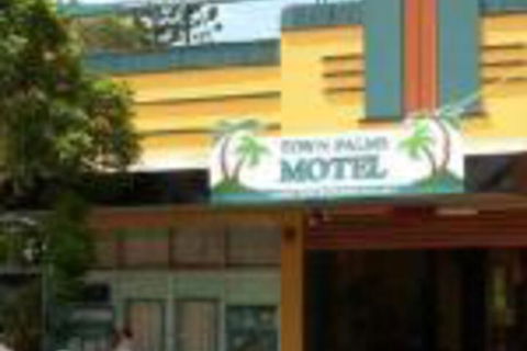 Town Palms Motel - QLD Tourism 0