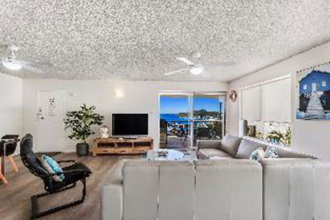 2 BEDROOM APARTMENT LAMAN LODGE UNIT 2 - QLD Tourism 0