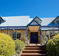 Stone  Straw Retreat - Queensland Tourism