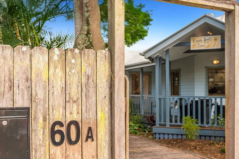 Barefoot Lane - Queensland Tourism 1
