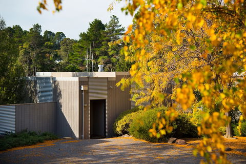 Daylesford Spa Villa 4 - Queensland Tourism 1