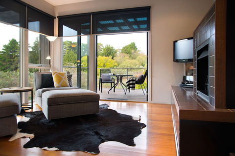 Daylesford Spa Villa 4 - Queensland Tourism 4