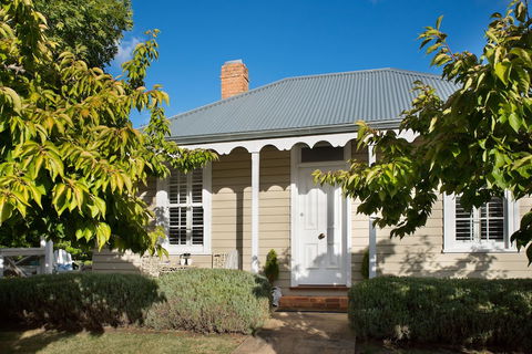 Kings Cottage - Queensland Tourism 1