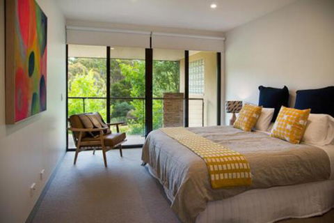 Lake Daylesford Lodge 3 - Queensland Tourism 7