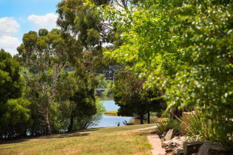 Lake Daylesford Lodge 3 - Queensland Tourism 4