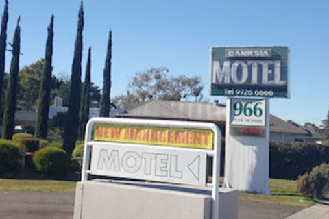 Banksia Motel - QLD Tourism 0