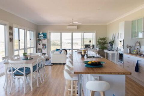 Shades Of Blue Eco Retreat - Queensland Tourism 0