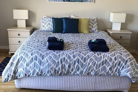 Shades Of Blue Eco Retreat - Queensland Tourism 2
