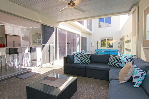 Ambar Villa - Queensland Tourism 3