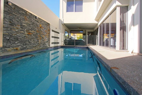 Ambar Villa - Queensland Tourism 6