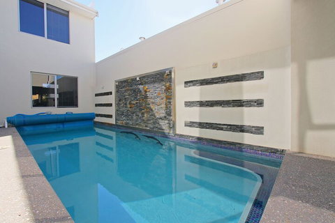 Ambar Villa - Queensland Tourism 5