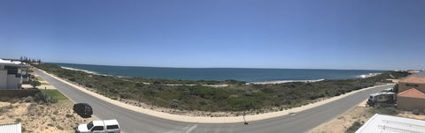 Beach House At SeaScapes - Queensland Tourism 4