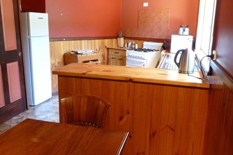 Wrenwood Chalets - QLD Tourism 5