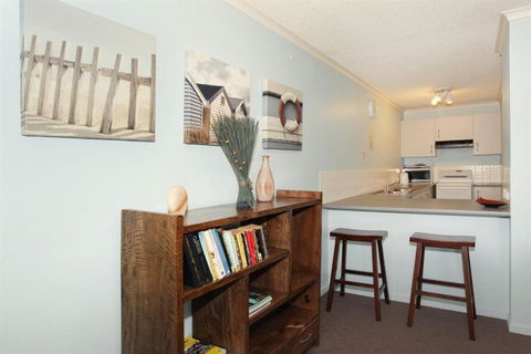 Unit 2 Biriny Lodge 1686 1689 David Low Way Coolum Beach - Queensland Tourism 4