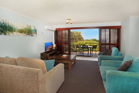 Unit 2 Biriny Lodge 1686 1689 David Low Way Coolum Beach - Queensland Tourism 5