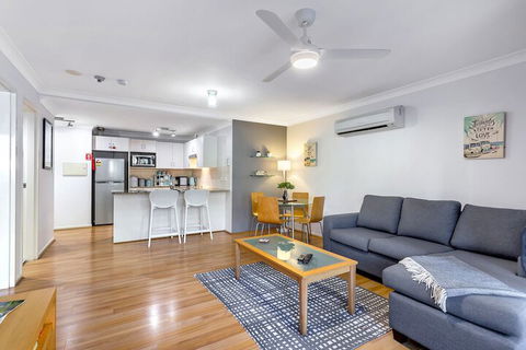 Shoal Bay Beach Apartments, 6/2 Shoal Bay Road - QLD Tourism 5
