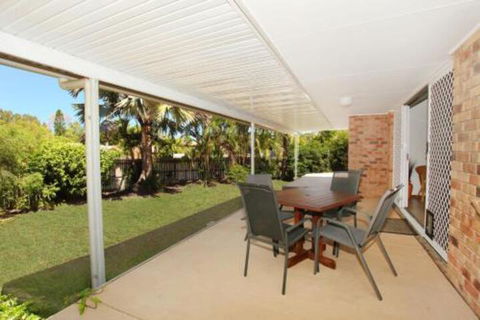 2 Eastern Court Mount Coolum 400 DOLLAR BOND Pet Friendly LINEN INCLUDED - Queensland Tourism 3