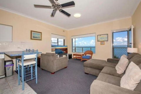 Quarterdeck Unit 5 12 Magnus Street - QLD Tourism 4