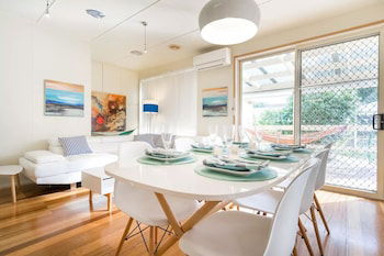 Nautique Beach House - Queensland Tourism 1