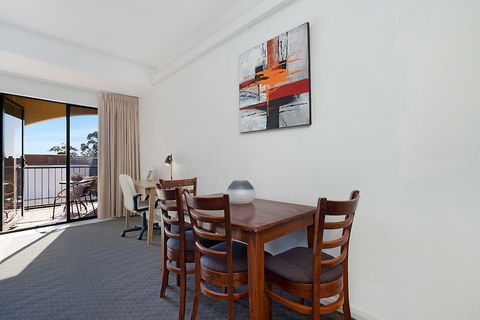 Beau Monde Apartments Newcastle - Boulevard Apartments - QLD Tourism 4
