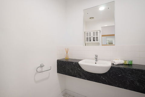 Beau Monde Apartments Newcastle - Boulevard Apartments - QLD Tourism 3