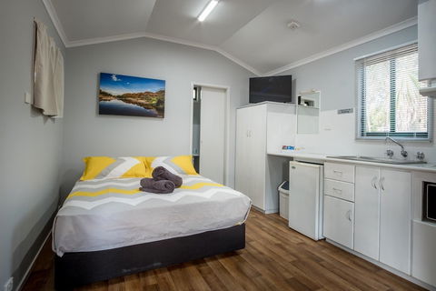 Kimberleyland Waterfront Holiday Park - Queensland Tourism 6