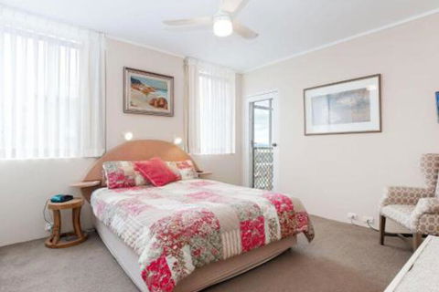 Portofino Unit 6 7 Laman Street - QLD Tourism 7