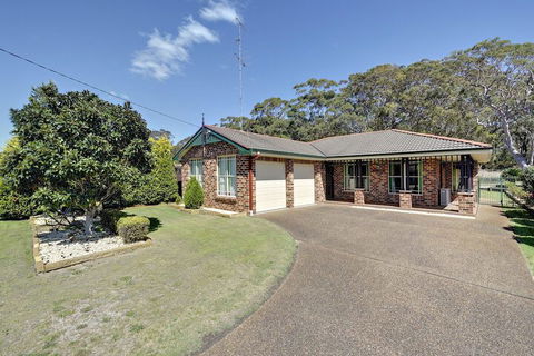 The Bay House 48 Government Road - QLD Tourism 5
