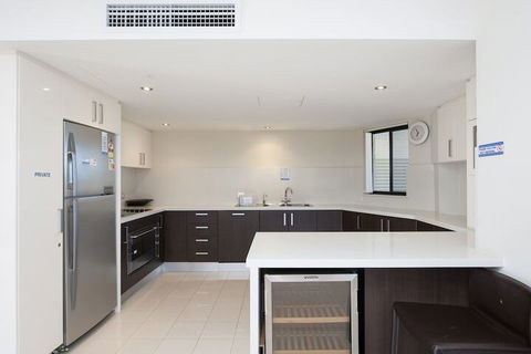 Dolphin Cove Unit 13 / 2 6 Government Road - QLD Tourism 3