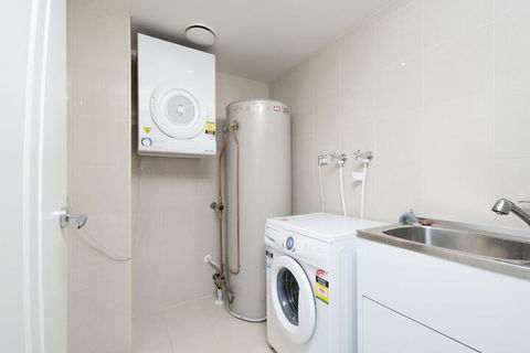 Dolphin Cove Unit 13 / 2 6 Government Road - QLD Tourism 1