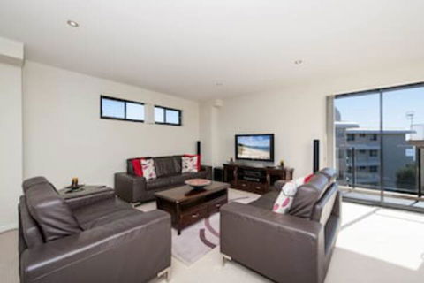 Dolphin Cove Unit 13 / 2 6 Government Road - QLD Tourism 0