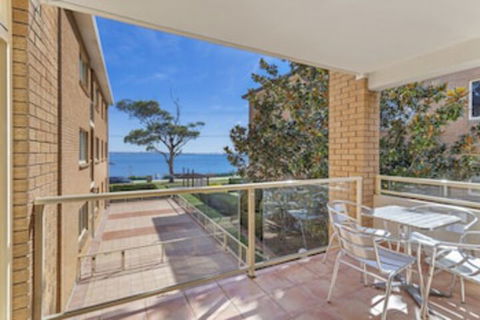 South Pacific Unit 6 Amazing Unit Opposite The Beach. - QLD Tourism 0