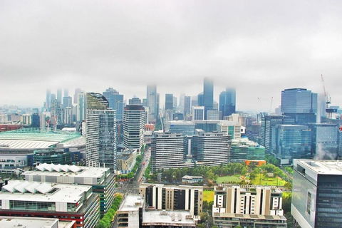 Onelife Docklands Luxury Apartment - Queensland Tourism 3