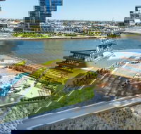 Onelife Docklands Luxury Apartment - Queensland Tourism
