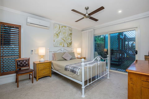Lakehouse Family Oasis - Queensland Tourism 6