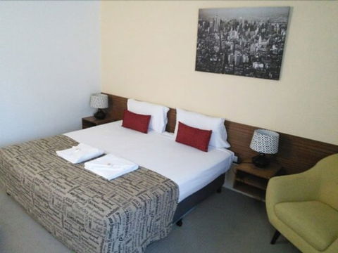 Hampton Villa Motel - Queensland Tourism 6