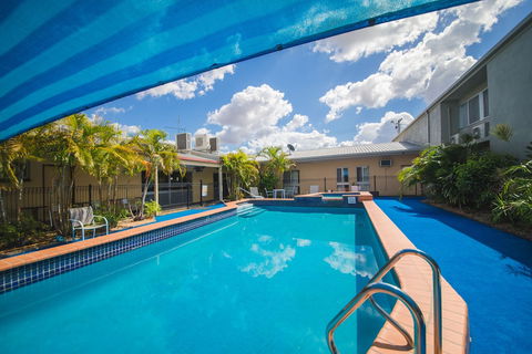 Hampton Villa Motel - Queensland Tourism 4