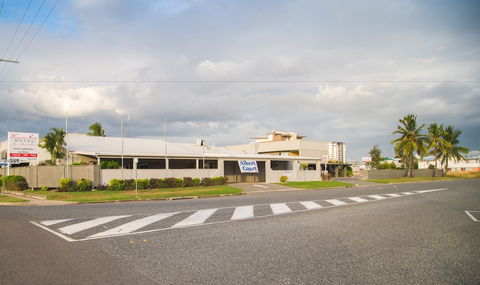 Hampton Villa Motel - Queensland Tourism 3