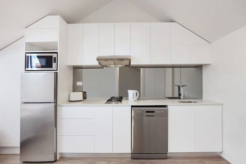 Bondi Beach Studios - Queensland Tourism 3