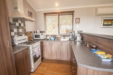 Cloud Nine Spa Chalets - QLD Tourism 6