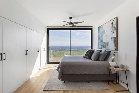 Sky High - Queensland Tourism 1