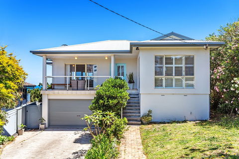 Boat Harbour Beach House 71 Kingsley Drive - QLD Tourism 3
