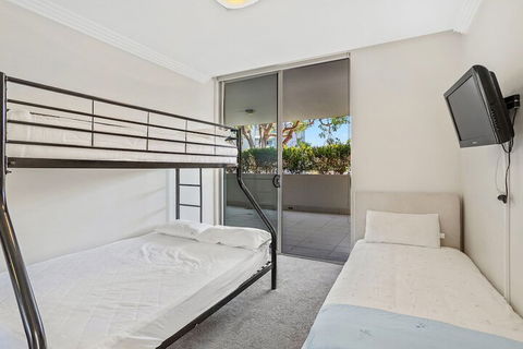 Shoal Bay Road Aura Apartments Unit 05 59 - QLD Tourism 4
