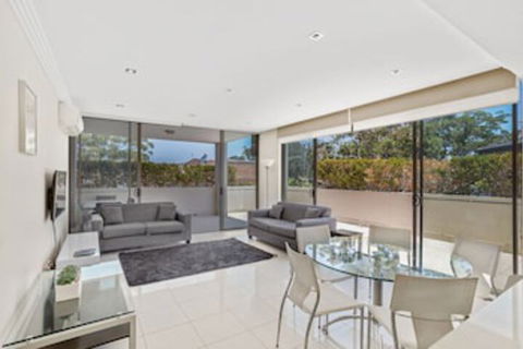 Shoal Bay Road Aura Apartments Unit 05 59 - QLD Tourism 0
