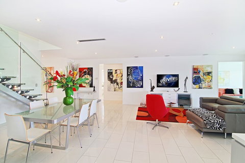 Serene Waters - QLD Tourism 2