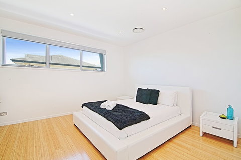 Serene Waters - QLD Tourism 6