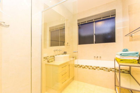 Quayside - QLD Tourism 5